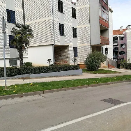 Koruna 1 Lejlighed Pula